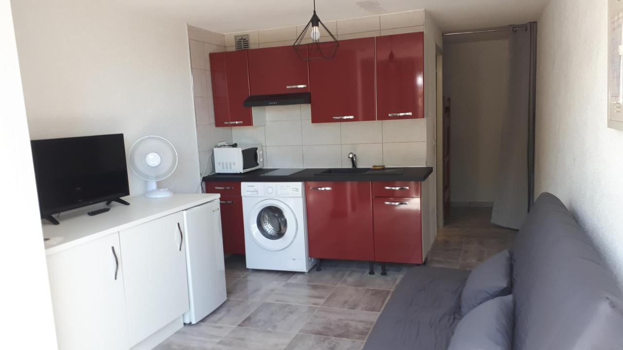 Studio Cabine Avec Jardinet A 30 M De La Plage, Au Calme. Gruissan Exteriör bild