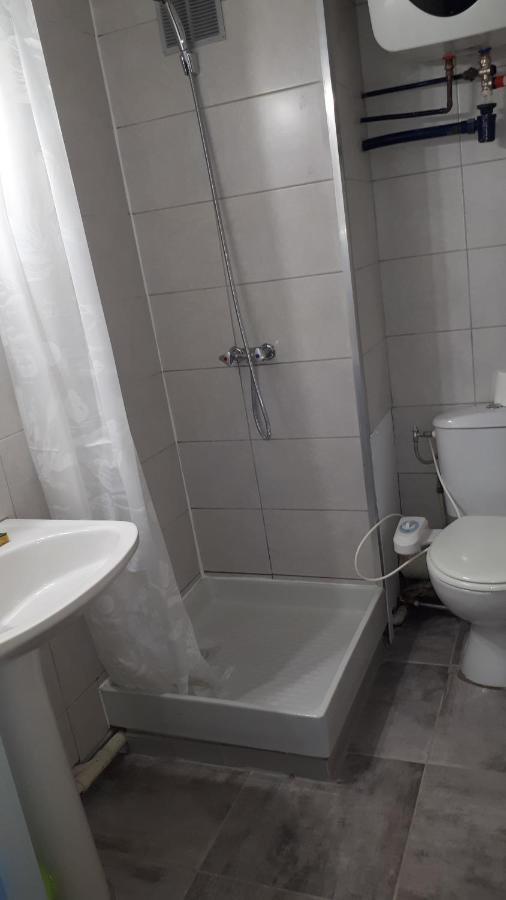Studio Cabine Avec Jardinet A 30 M De La Plage, Au Calme. Gruissan Exteriör bild